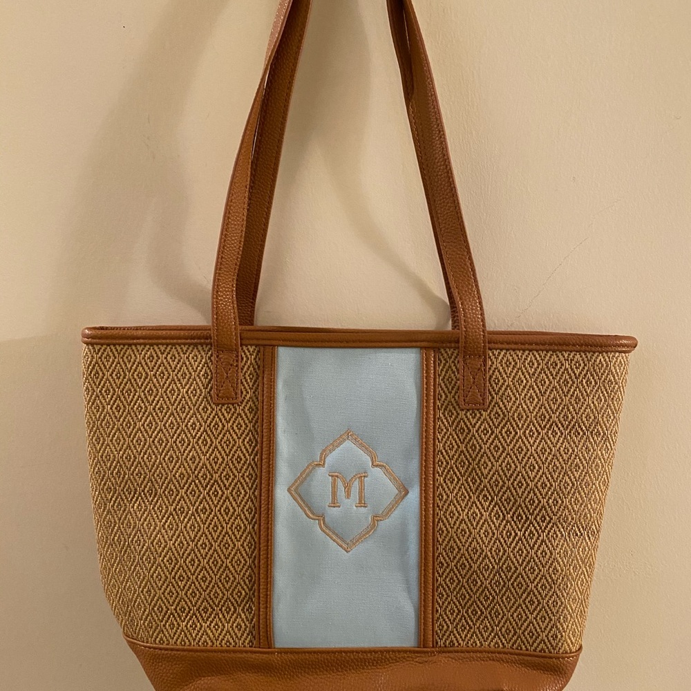 Thirty-one tote bag with monogram M
